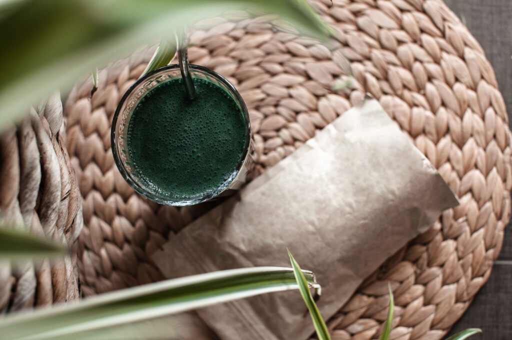 Qué son los superfoods y el uso de la spirulina para bajar de peso 